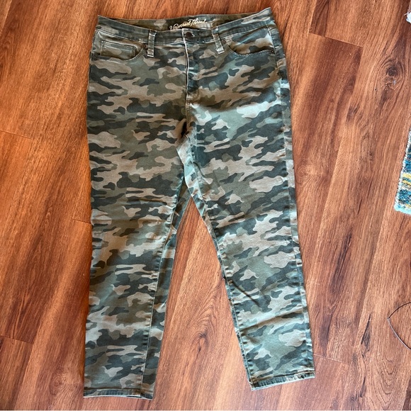 5 Piece Bundle - Sz 14/XL - Picture 7 of 13